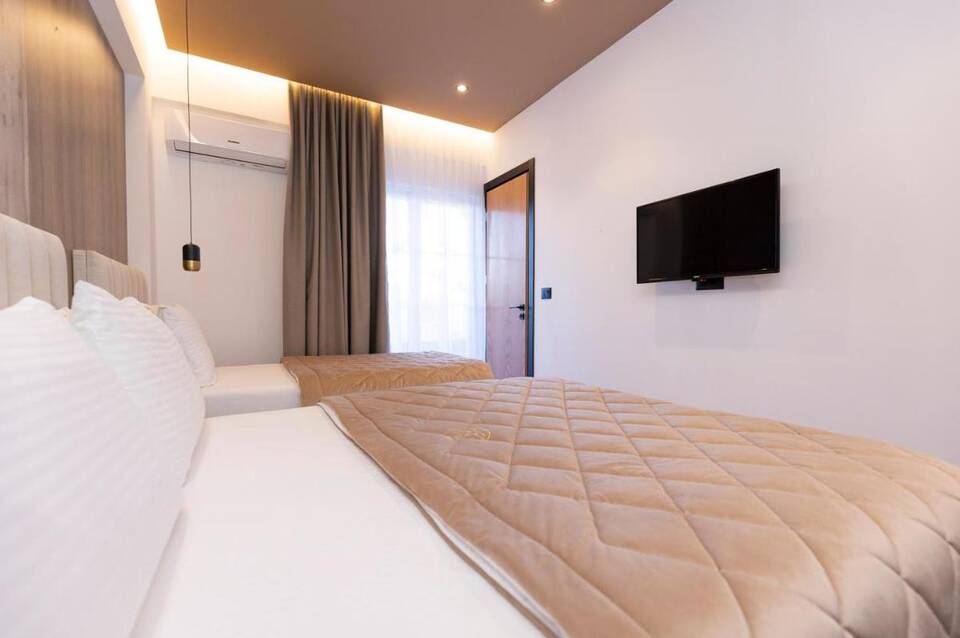 Joni Hotel 5