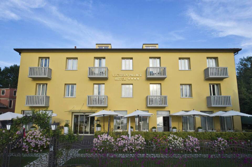 Viktoria Palace 1