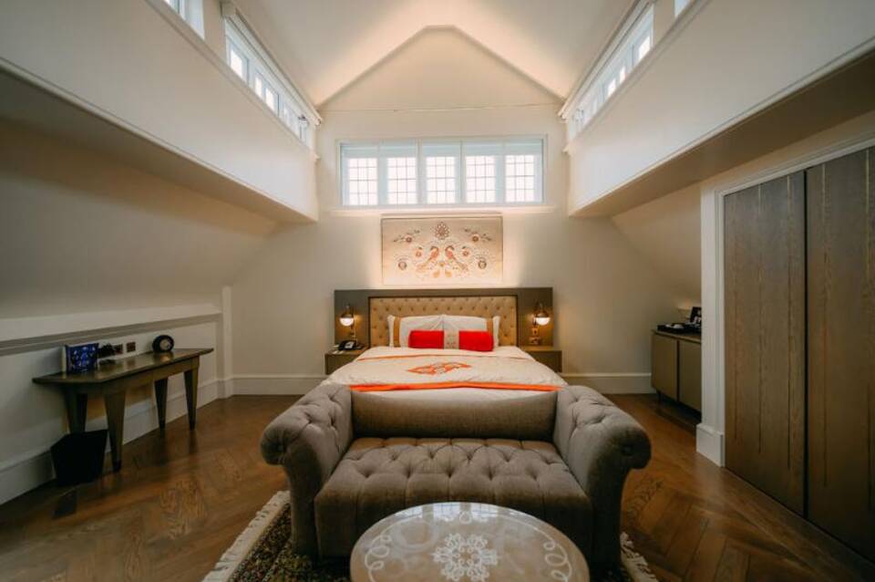 The Lalit London 4