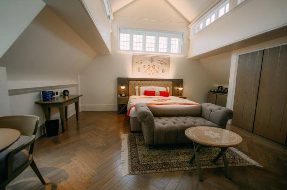 The Lalit London 5