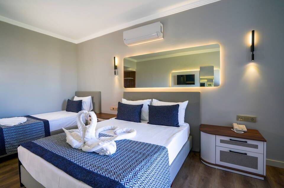 Q Ella Beach Hotel 3