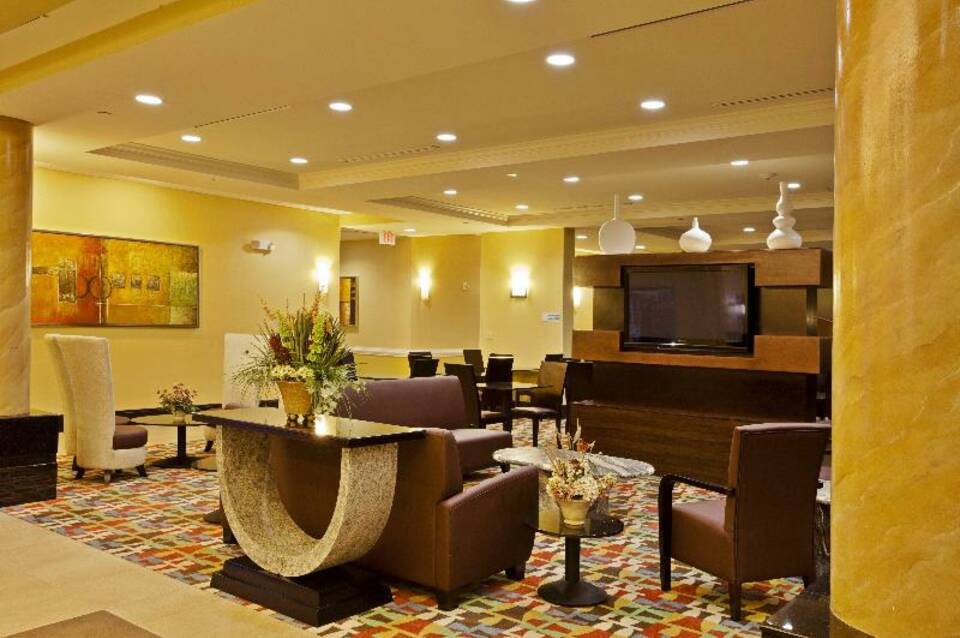 Holiday Inn Express Orlando - International Drive 5