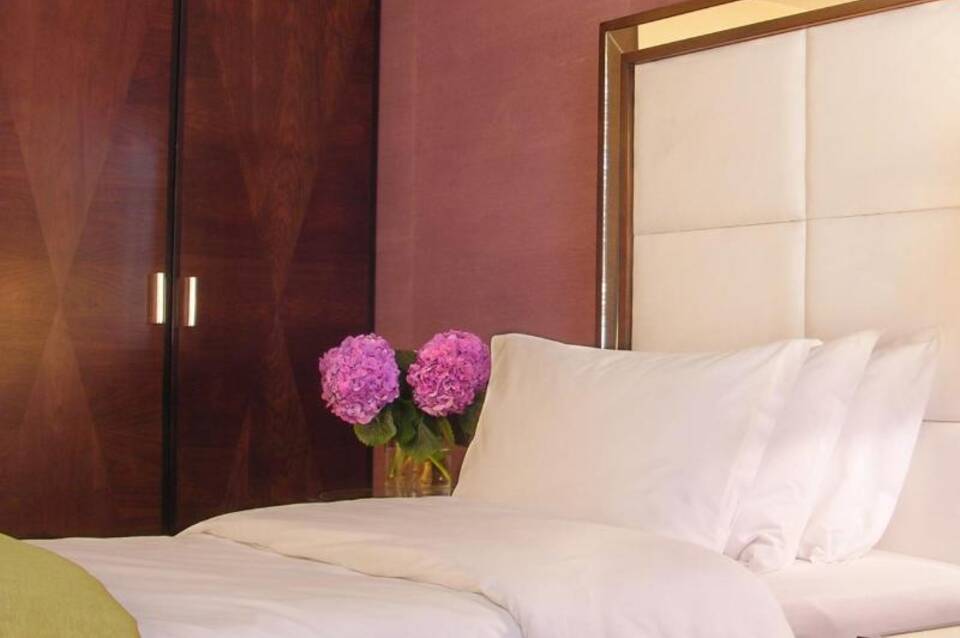 The Mandeville Hotel 2