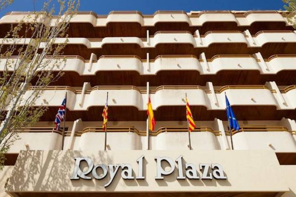 Royal Plaza 3