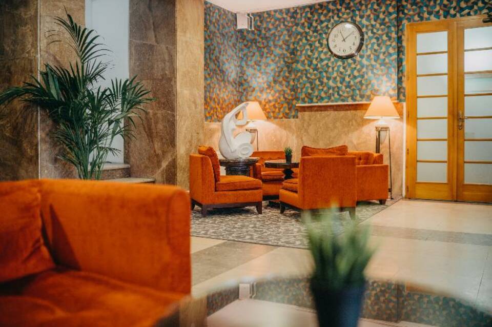 Metropolitan Old Town Hotel 2