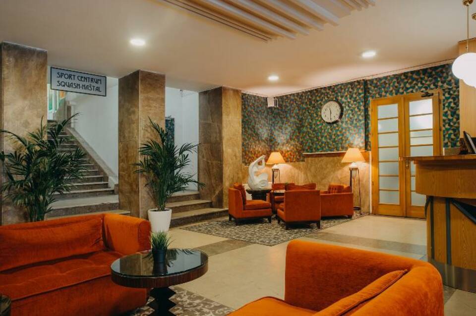 Metropolitan Old Town Hotel 4