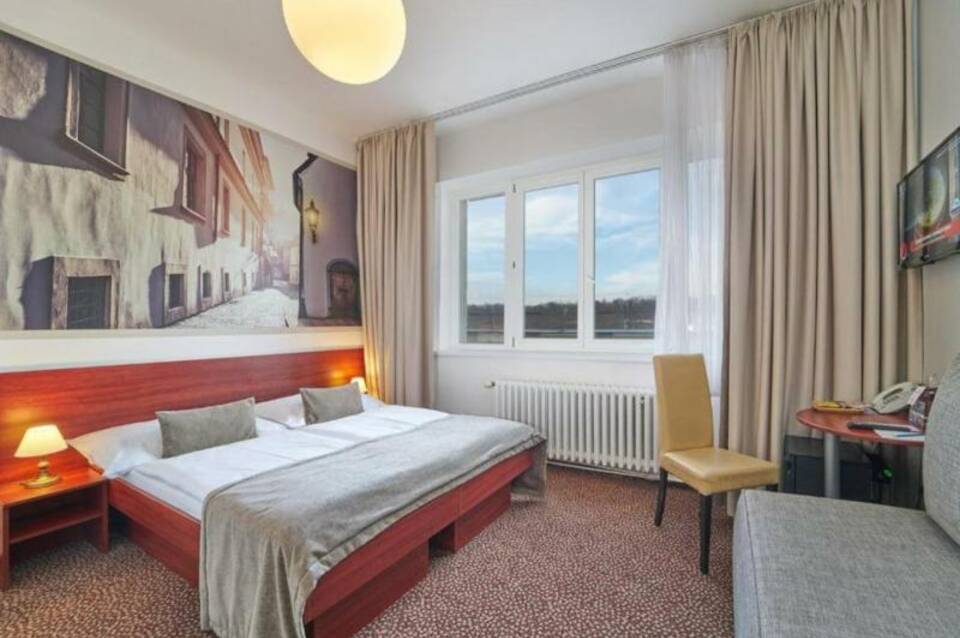 Metropolitan Old Town Hotel 5