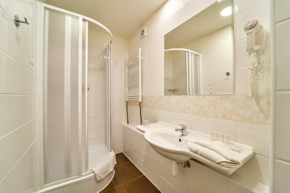 Hotel Charles Central 4