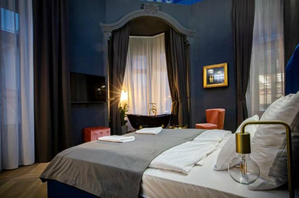 Noble Boutique Hotel - Adults Only 1
