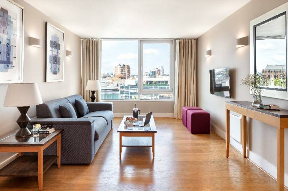 Marlin Apartments Empire Square 2