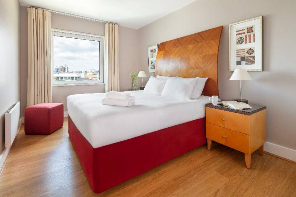 Marlin Apartments Empire Square 4