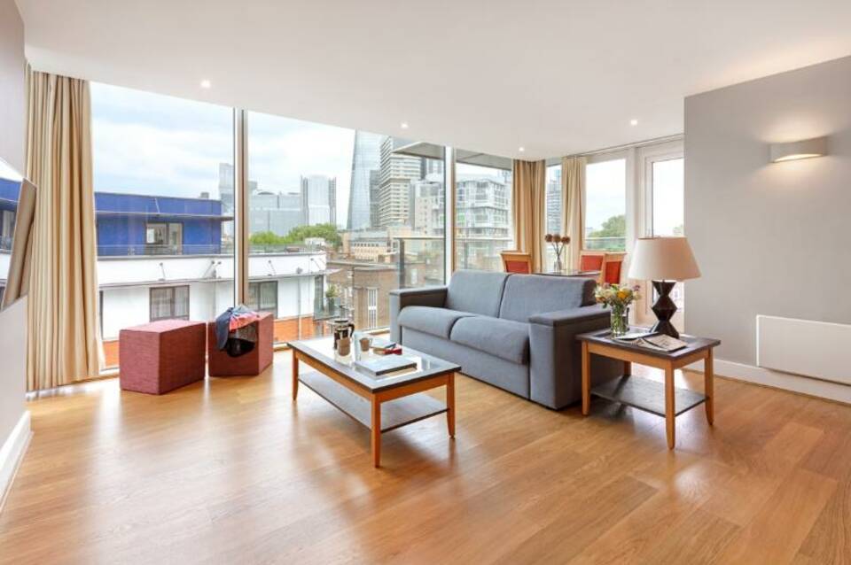 Marlin Apartments Empire Square 5