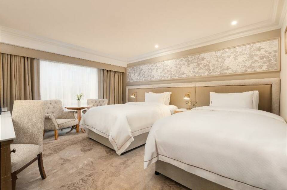 Brooks Hotel 1