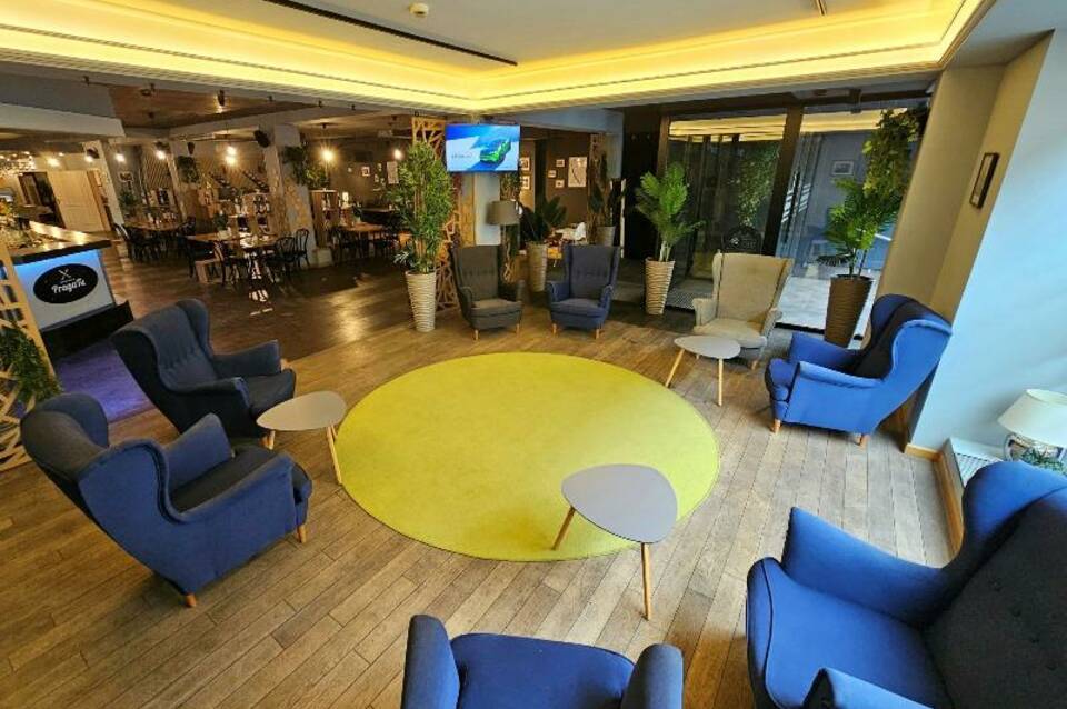 Hit Hotel 2