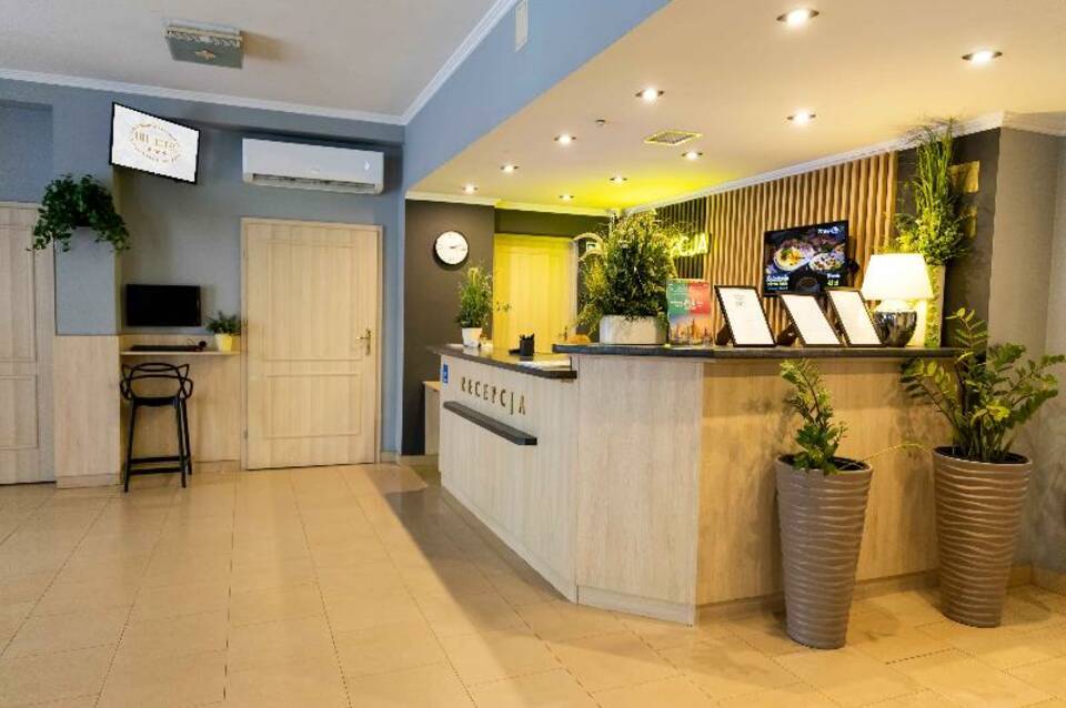 Hit Hotel 3
