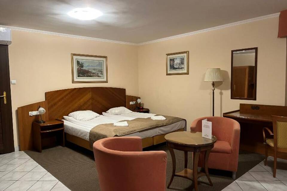 Hit Hotel 5