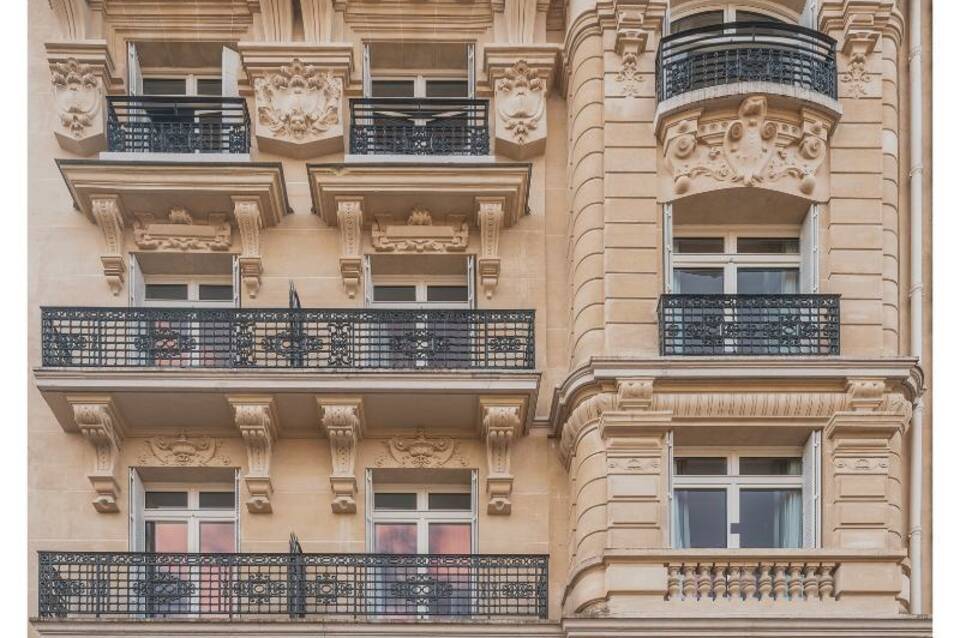 Miss Fuller Hotel 3