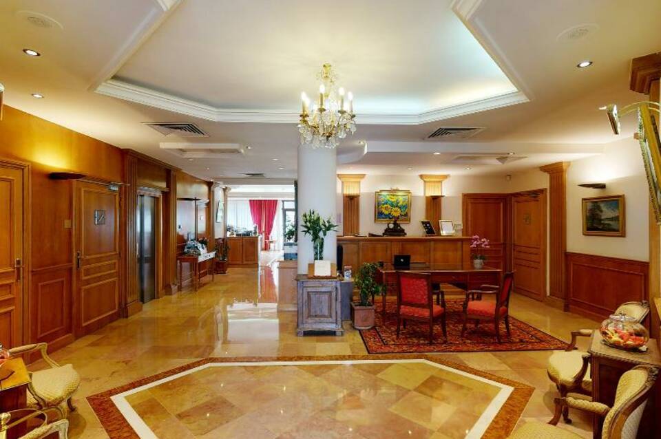 Sun Riviera 5