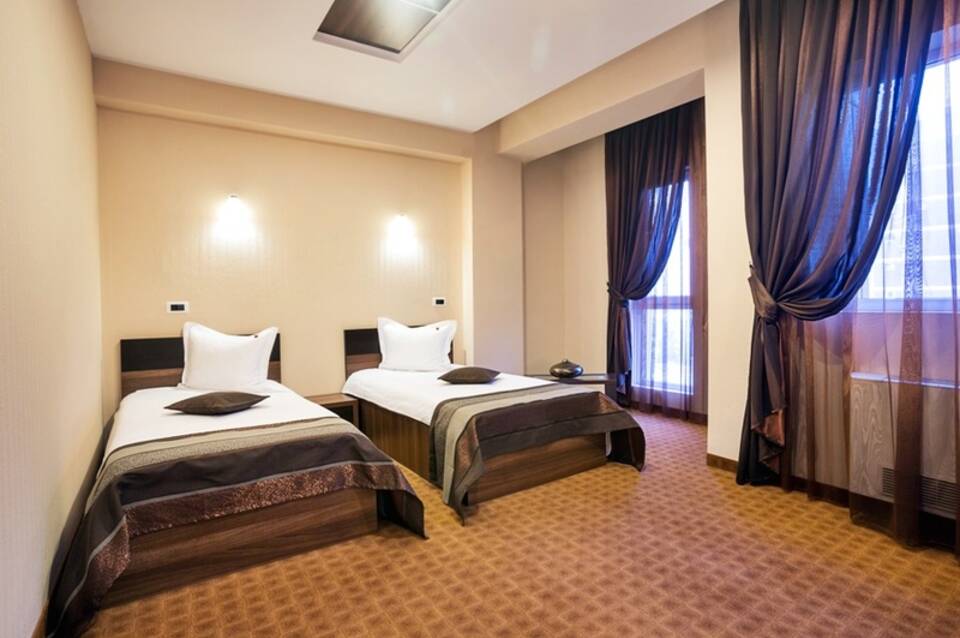 INTER BUSINESS Bucharest Hotel 5