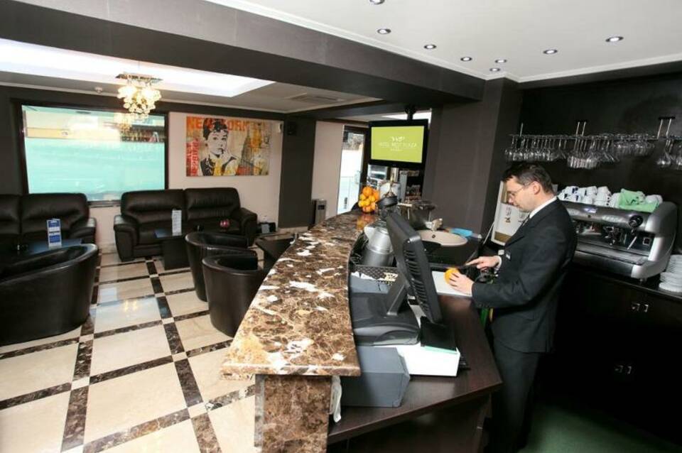 West Plaza Hotel 3