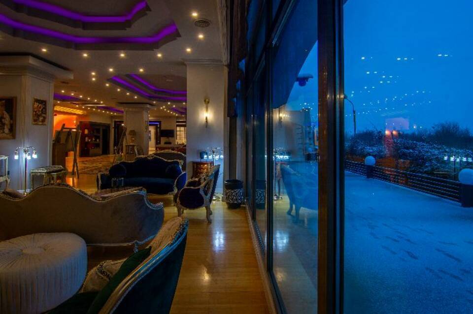 Phoenicia Express Hotel 5