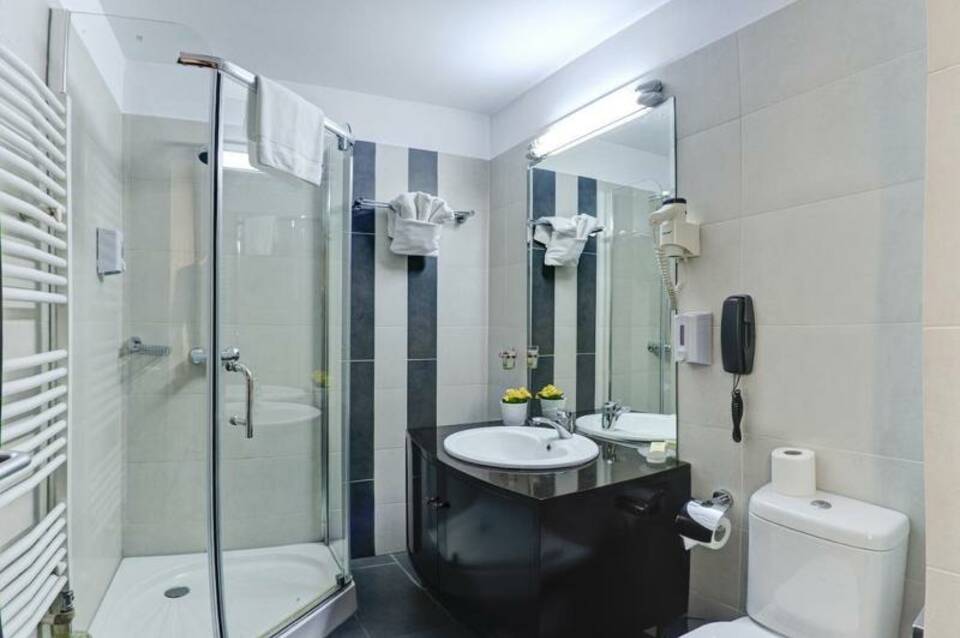 Avis Boutique Hotel & Restaurant 5