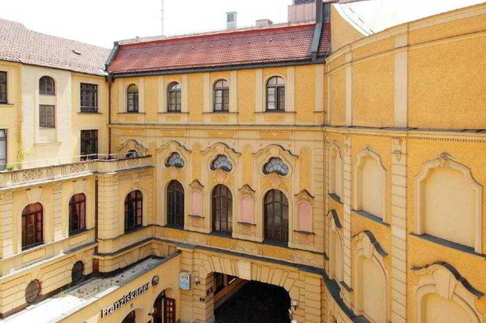 Hotel Deutsches Theater Stadtmitte 1