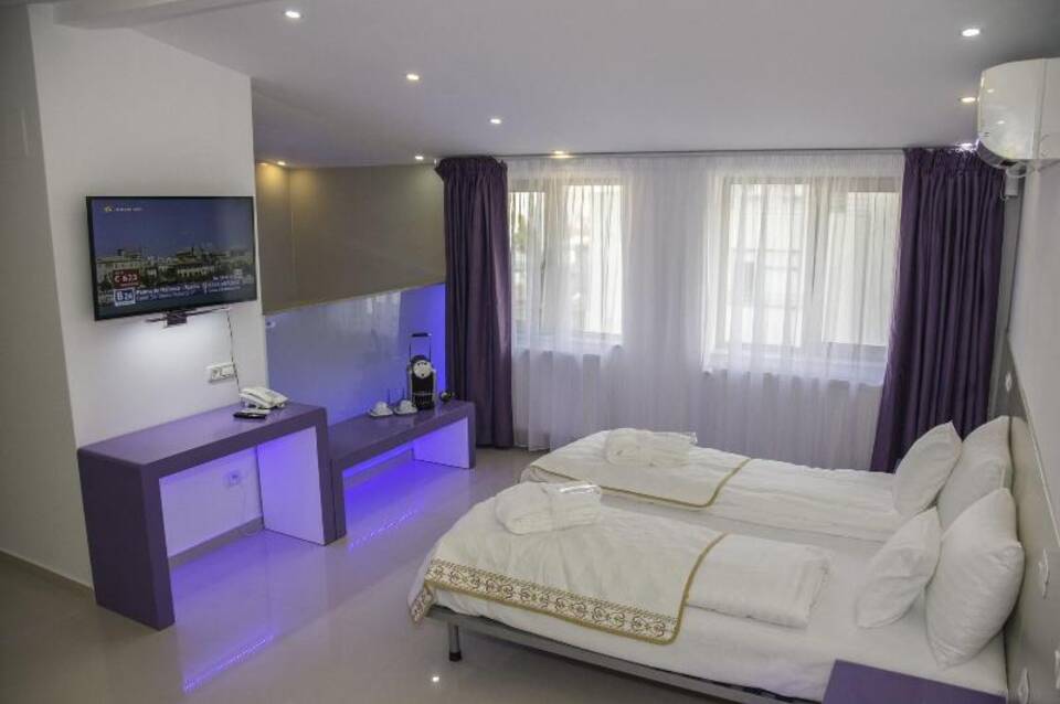 Hotel Christina Plus 3