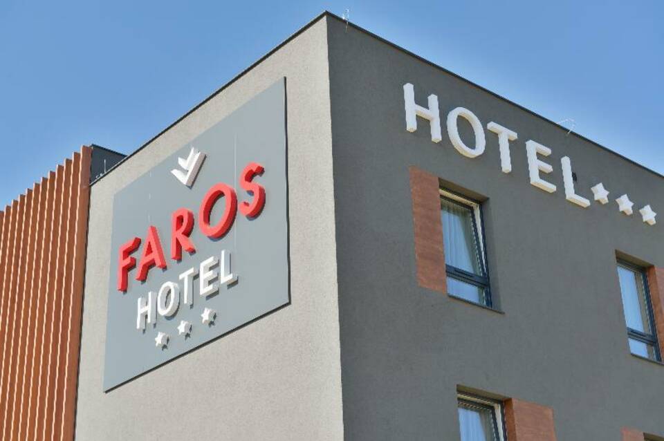 Hotel Faros 4