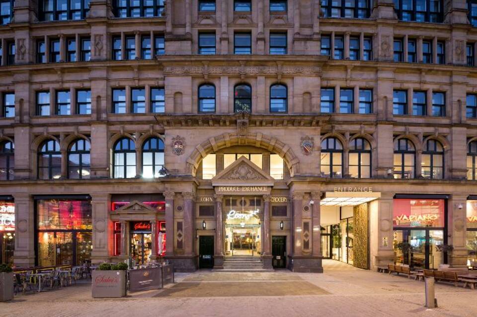 Roomzzz Manchester Victoria 1