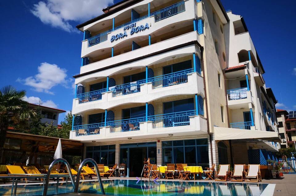 Bora Bora Hotel 2