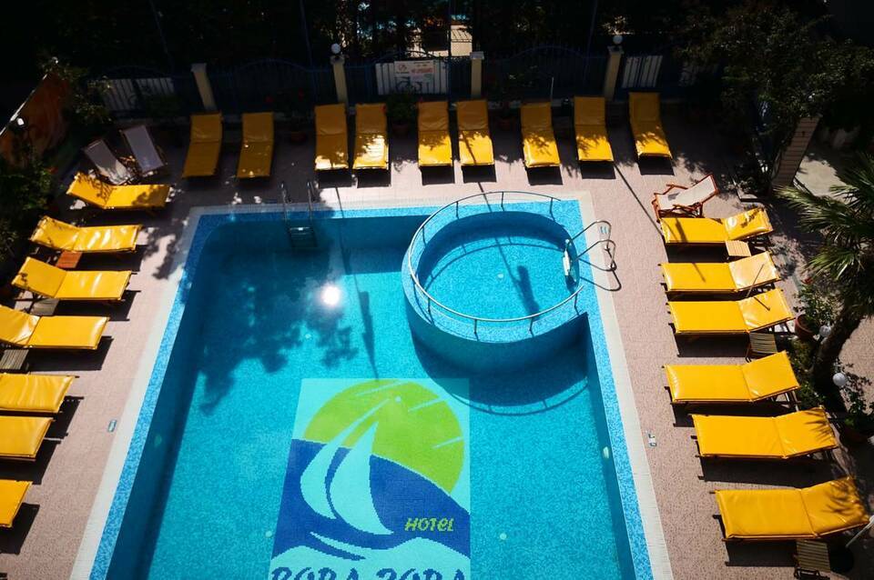 Bora Bora Hotel 4