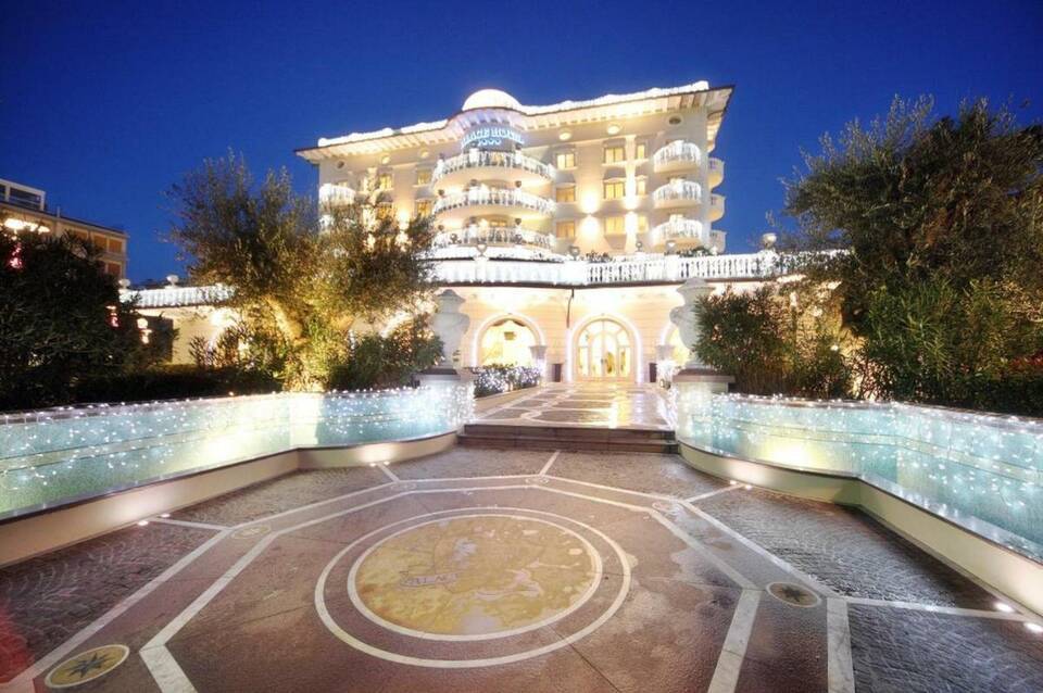 Palace Hotel 1