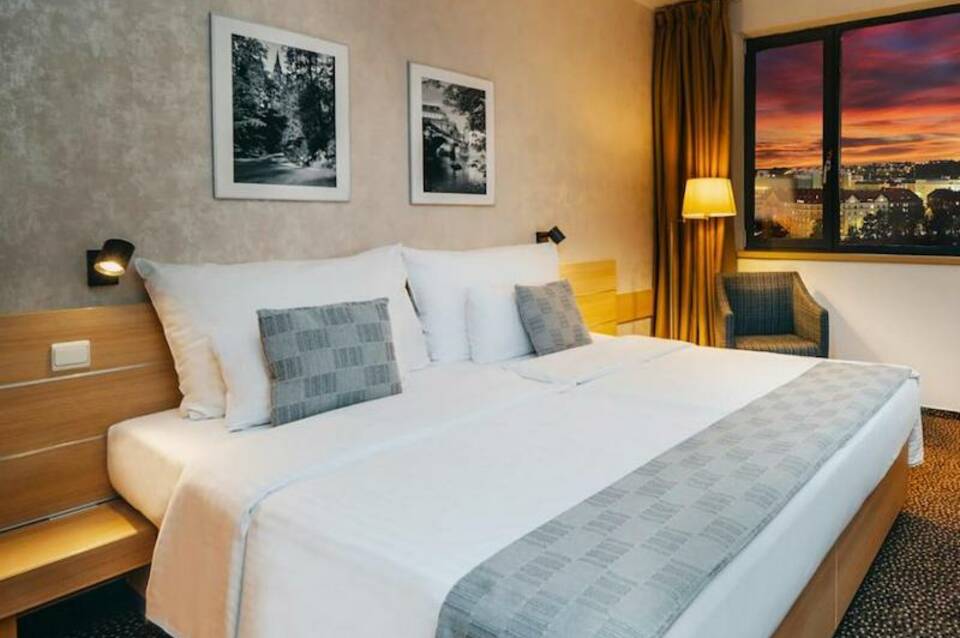 Iris Hotel Eden 1