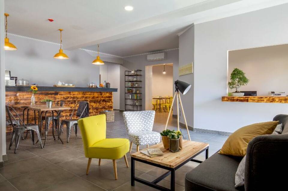 Urban Garden Hotel 2