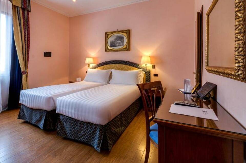 Hotel Raffaello, Sure Hotel Collection by Best Western 1