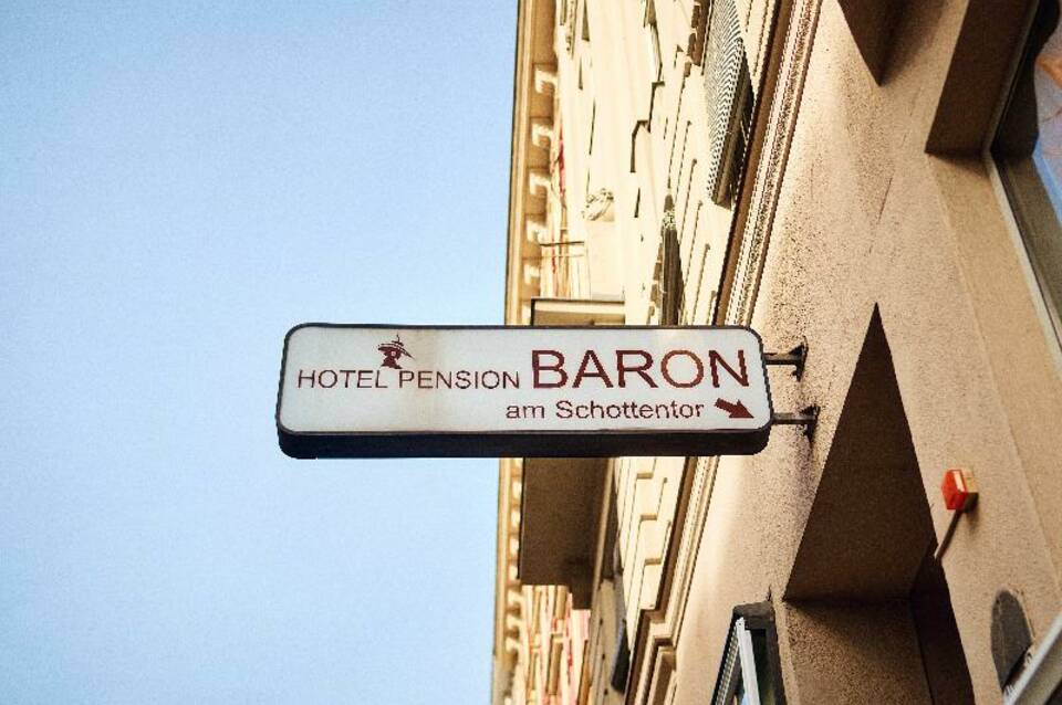 Hotel-Pension Baron am Schottentor 2