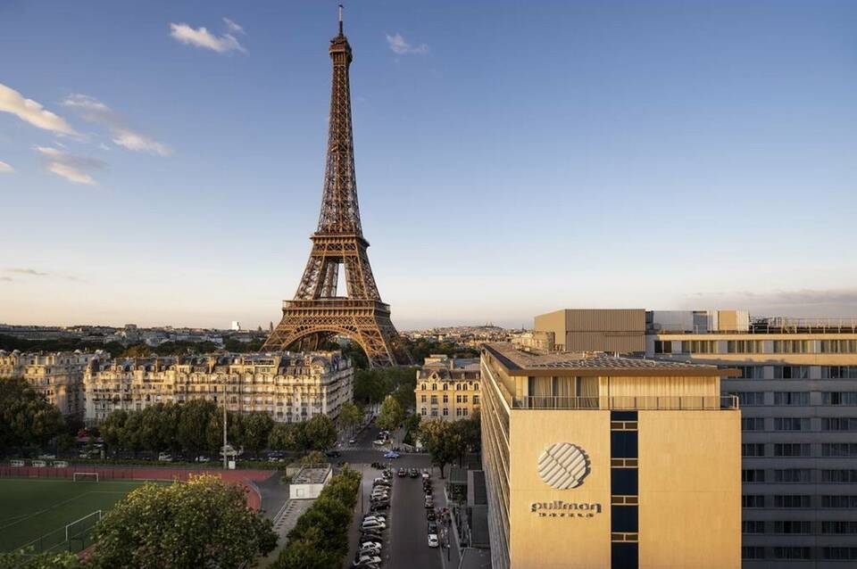 Pullman Paris Tour Eiffel 1