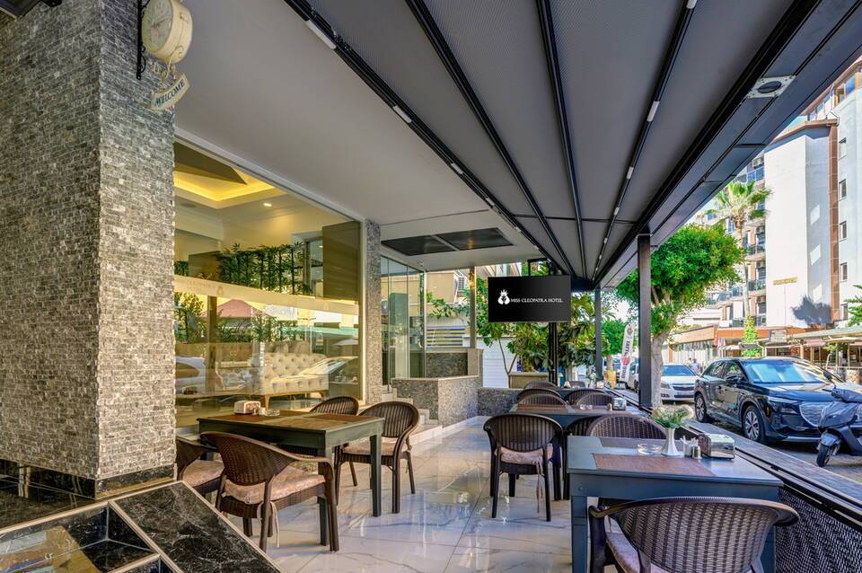Miss Cleopatra Hotel 2