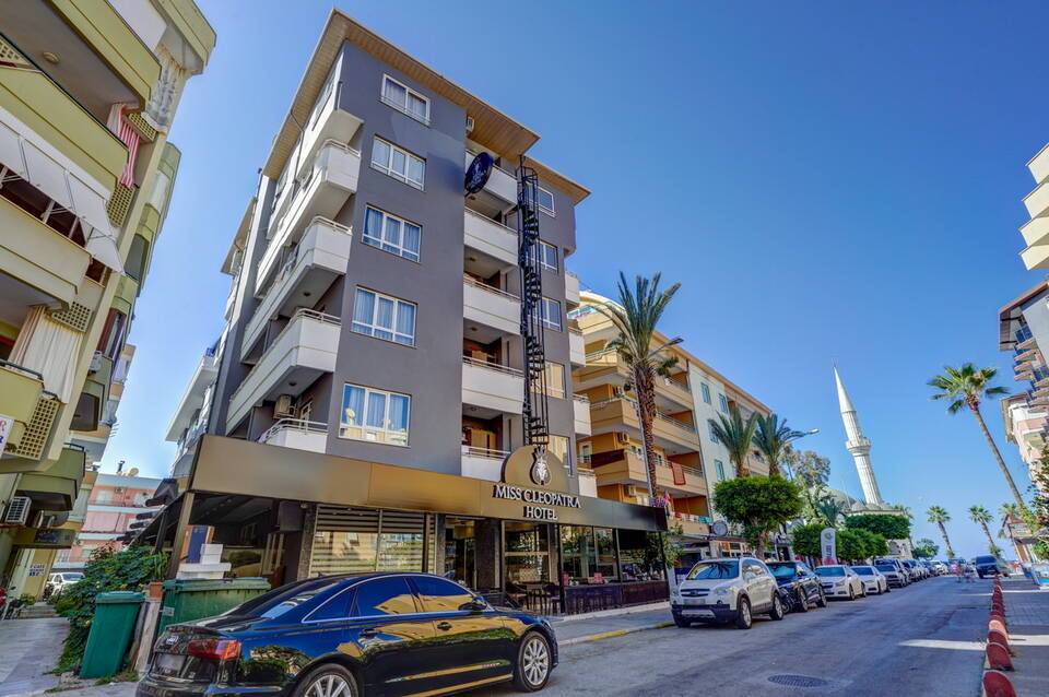 Miss Cleopatra Hotel 3