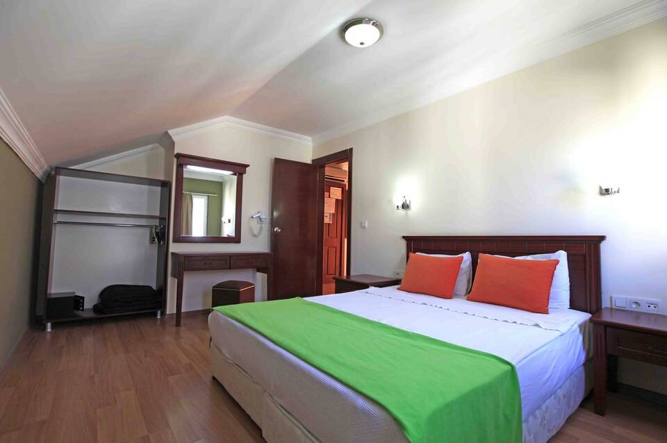 Sunlight Garden Hotel 5