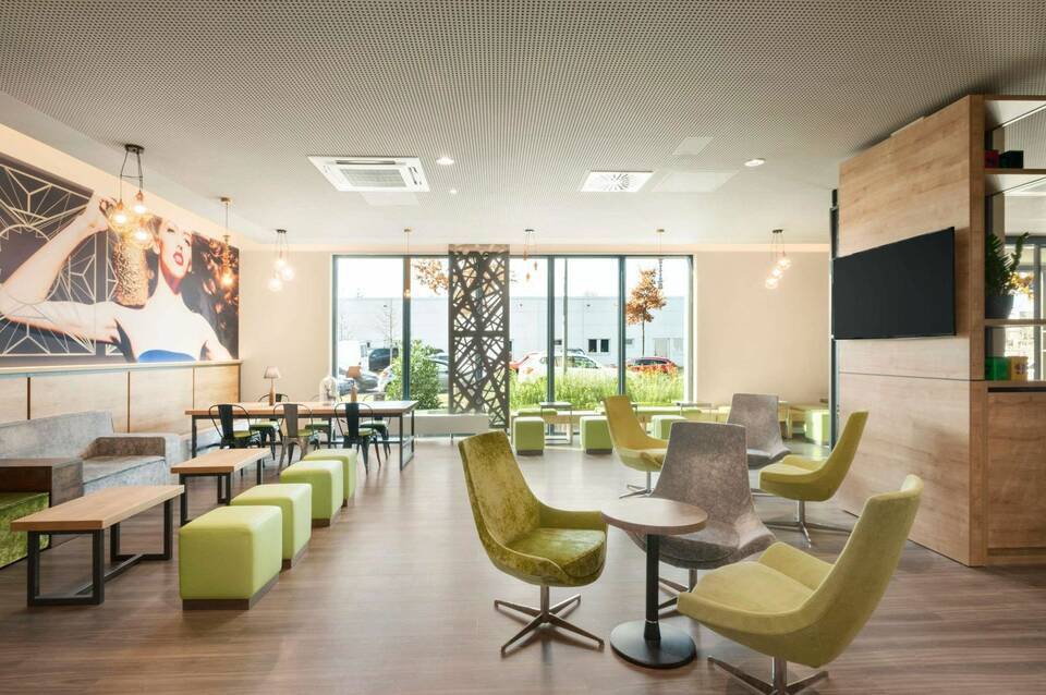 Super 8 by Wyndham Munich City North 2