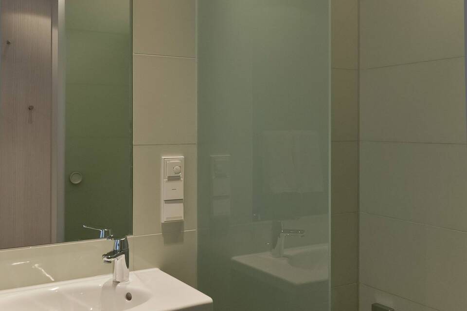 Super 8 by Wyndham Munich City North 4