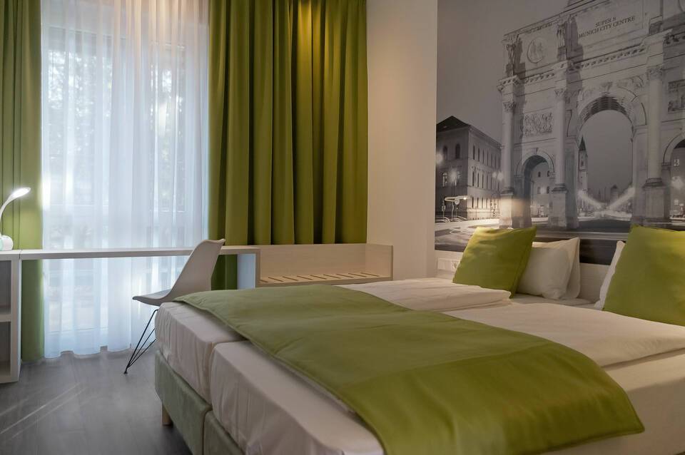 Super 8 by Wyndham Munich City North 5