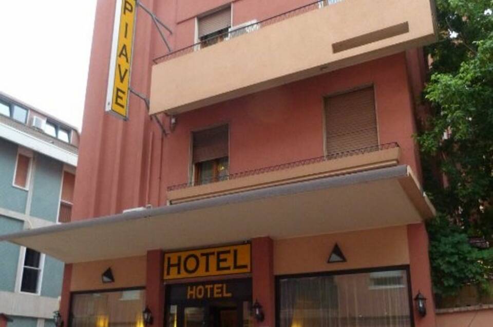 Camelia Rooms 1