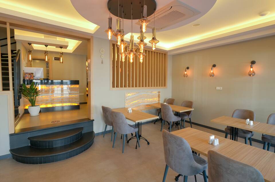 Alesta Midtown Apart Hotel 1