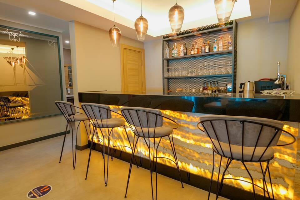 Alesta Midtown Apart Hotel 3
