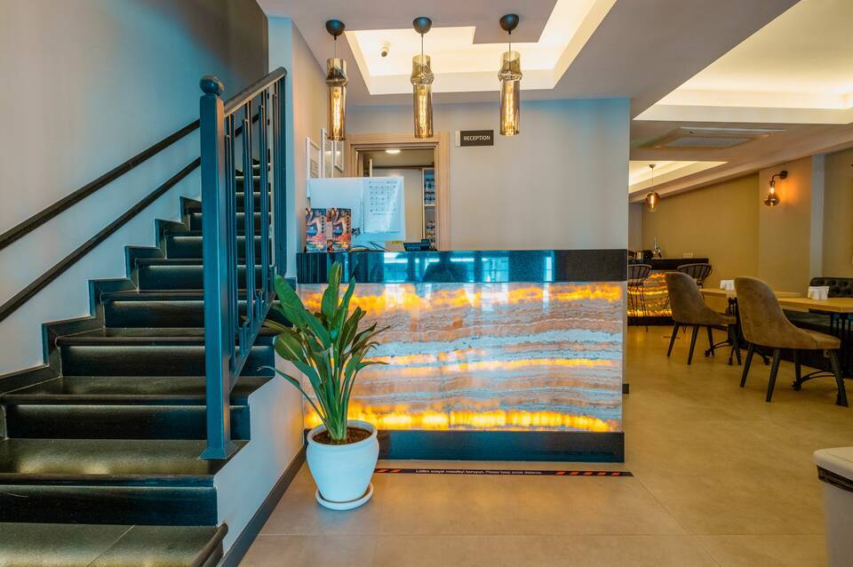 Alesta Midtown Apart Hotel 4