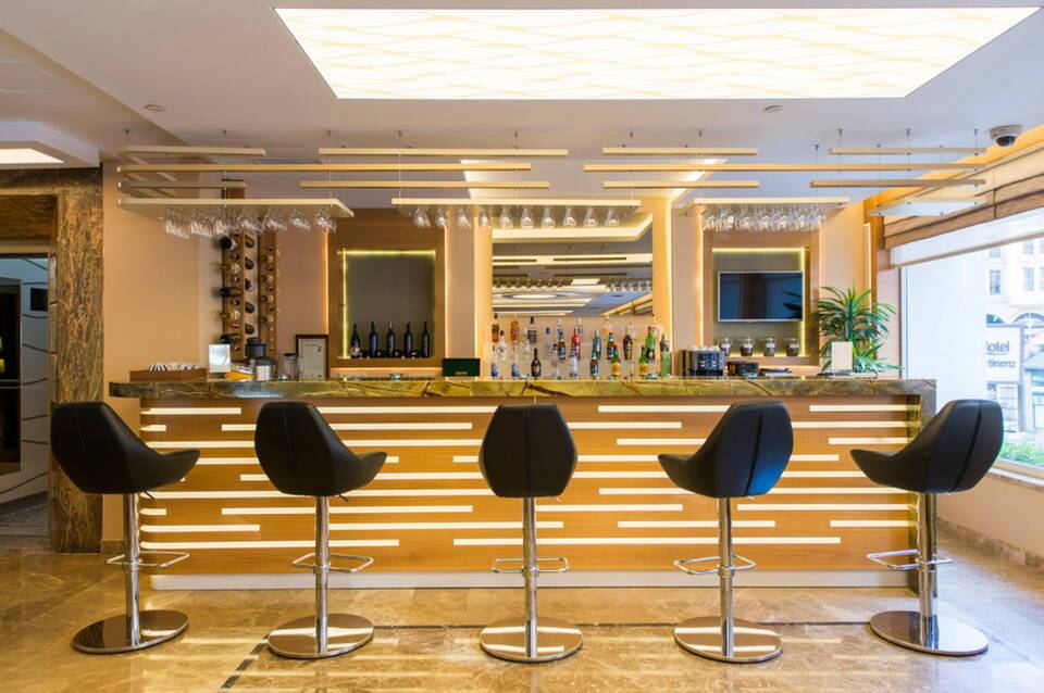Prestige Hotel 4