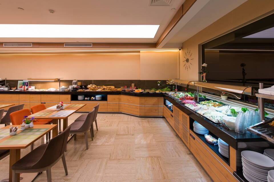 Prestige Hotel 5